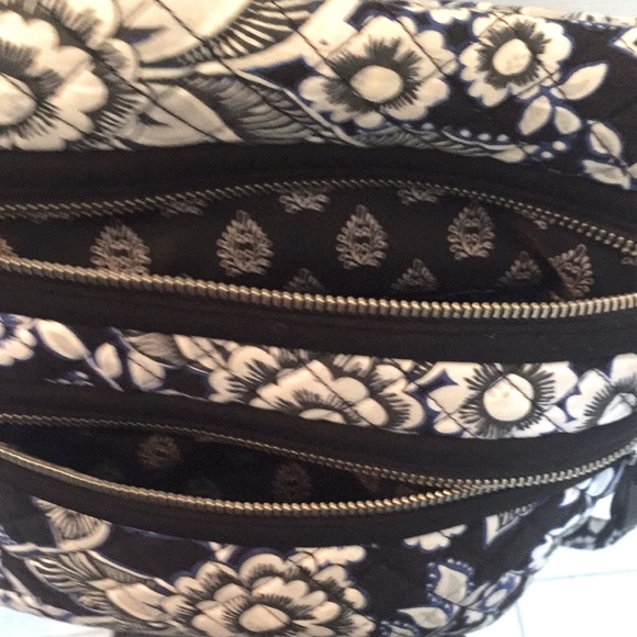Vera Bradley triple zip hipster bag - Picture 2 of 3